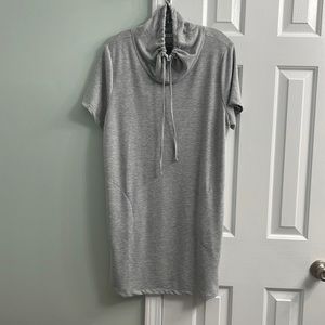 Hue Short Sleeve Cowl Neck‎ Super Soft Dress/Coverup Size Médium Cotton blend